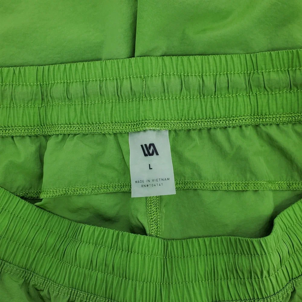 VRST All In Unlined Water Repellent Zippered Pocket Green Pulse Shine Mens Large